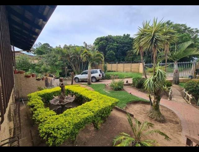 5 BEDROOM HOUSE FOR SALE IN MANABA BEACH